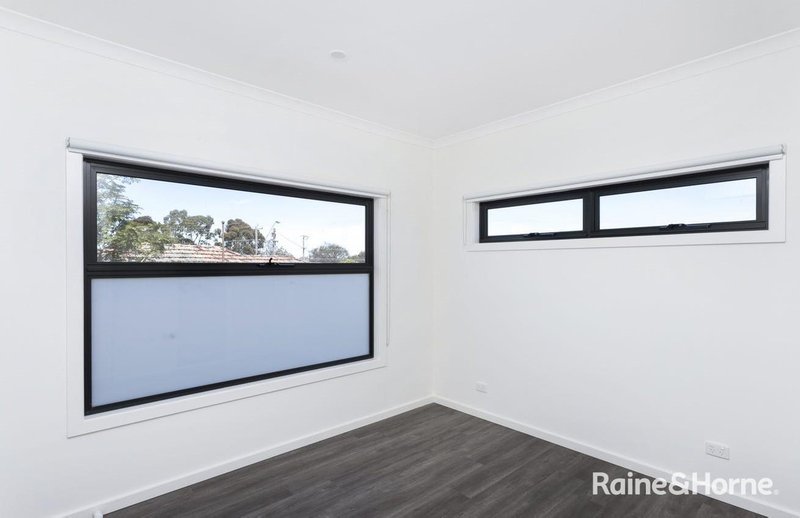 Photo - 2/183b Purinuan Road, Reservoir VIC 3073 - Image 7