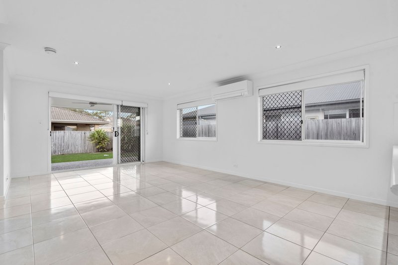 Photo - 2/184 Graham Road, Morayfield QLD 4506 - Image 5