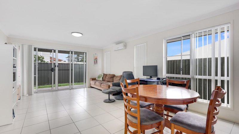 Photo - 2/184 West Street, South Toowoomba QLD 4350 - Image 4