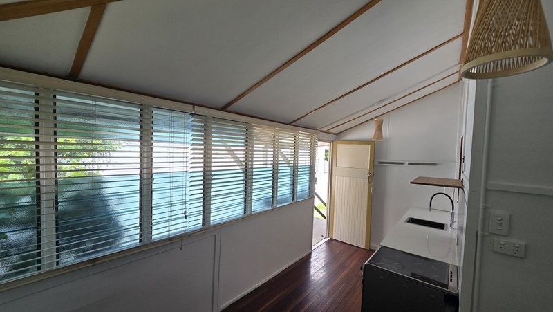 Photo - 2/185 Junction Road, Clayfield QLD 4011 - Image 3