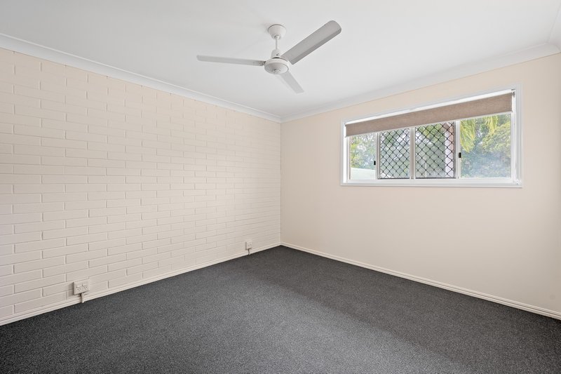 Photo - 2/187 Goondoon Street, Gladstone Central QLD 4680 - Image 8