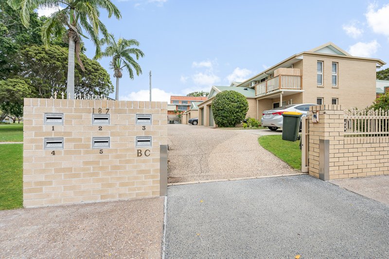 Photo - 2/187 Goondoon Street, Gladstone Central QLD 4680 - Image 12