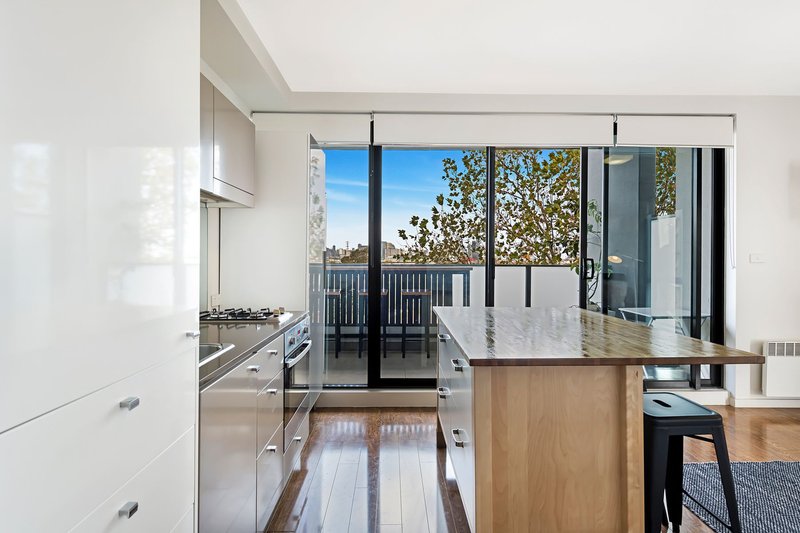 Photo - 218/80 Ormond Street, Kensington VIC 3031 - Image 6