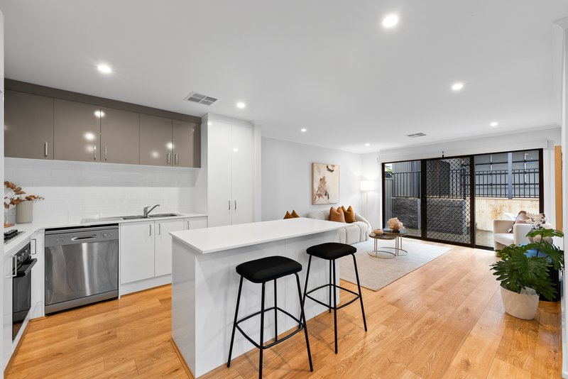 Photo - 2/189 Heysen Boulevard, Mount Barker SA 5251 - Image 5