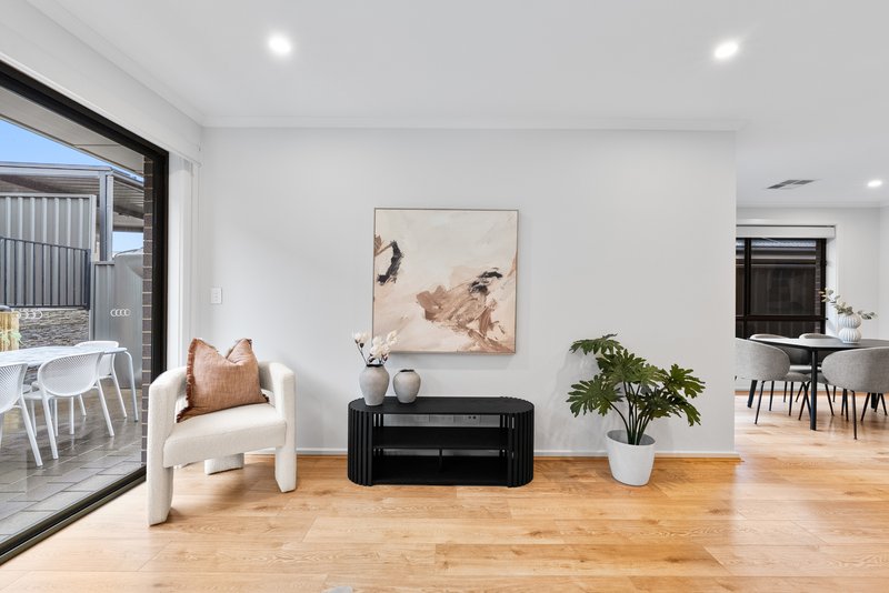 Photo - 2/189 Heysen Boulevard, Mount Barker SA 5251 - Image 11