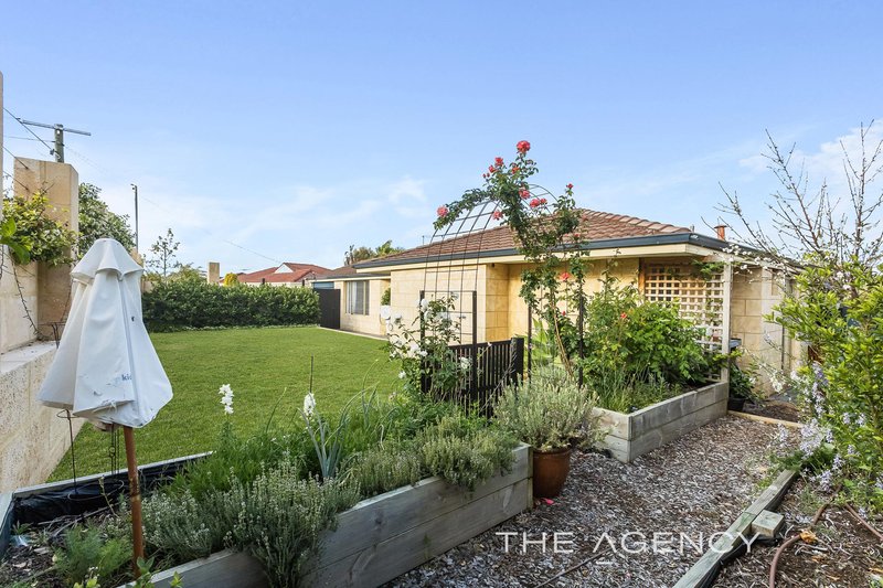 Photo - 218A Eddystone Avenue, Beldon WA 6027 - Image 29