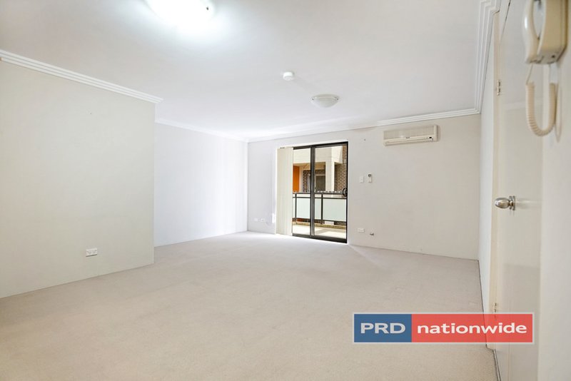 Photo - 21/9-13 Dent Street, Jamisontown NSW 2750 - Image 3