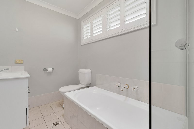 Photo - 2/19-21 Bomaderry Crescent, Glenning Valley NSW 2261 - Image 5