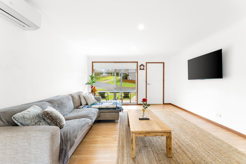 Photo - 2/19-21 Collins Crescent, Narooma NSW 2546 - Image 4