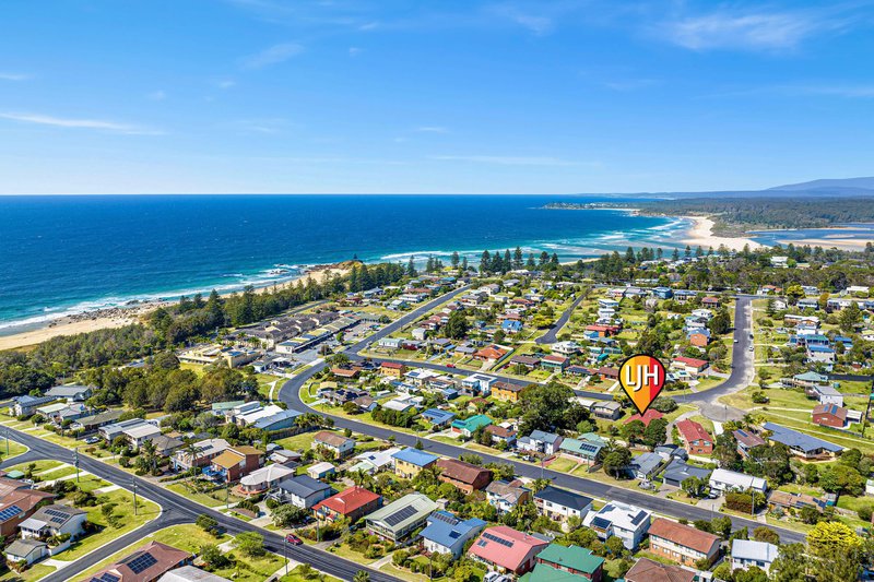 Photo - 2/19-21 Grenville Avenue, Tuross Head NSW 2537 - Image 19