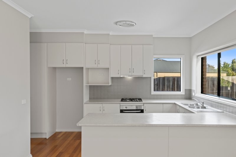 Photo - 2/19-21 Watson Avenue, Belmont VIC 3216 - Image 3