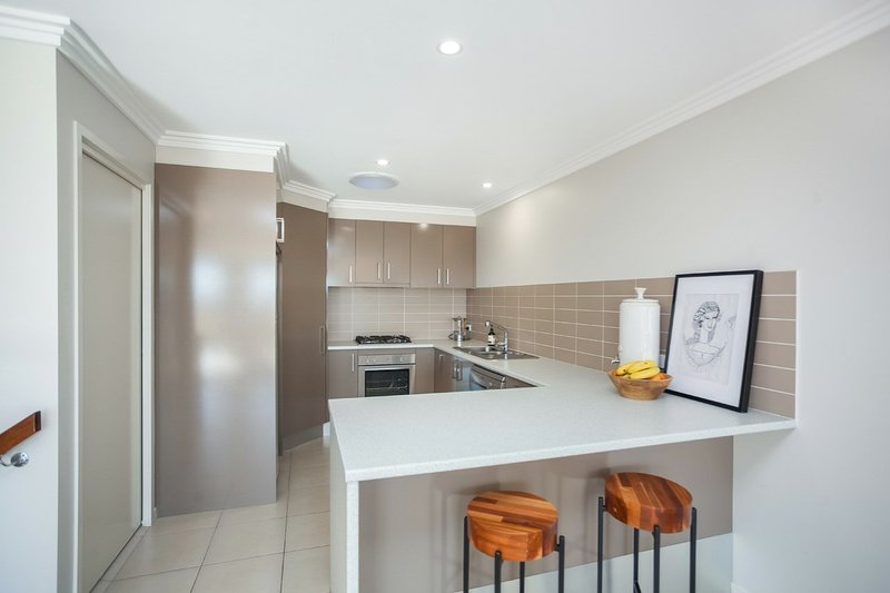 Photo - 2/19 Banyula Drive, Old Bar NSW 2430 - Image 4