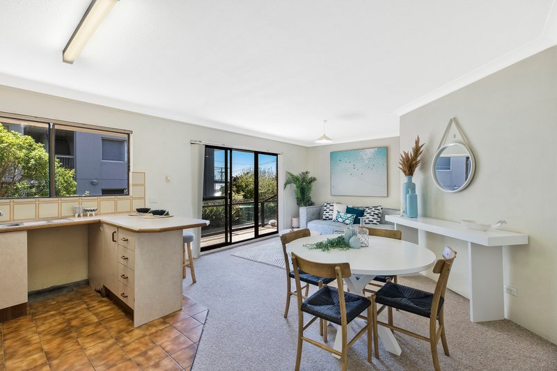 Photo - 2/19 Barnhill Road, Terrigal NSW 2260 - Image 2