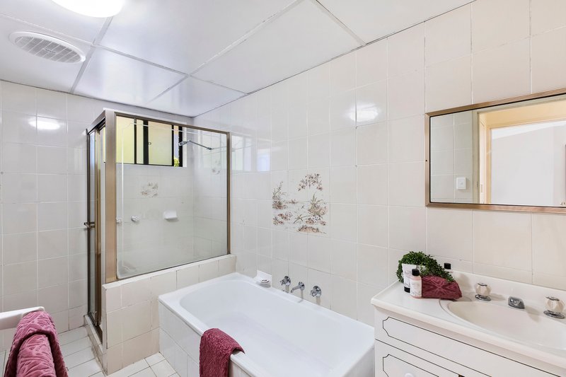 Photo - 2/19 Barnhill Road, Terrigal NSW 2260 - Image 7