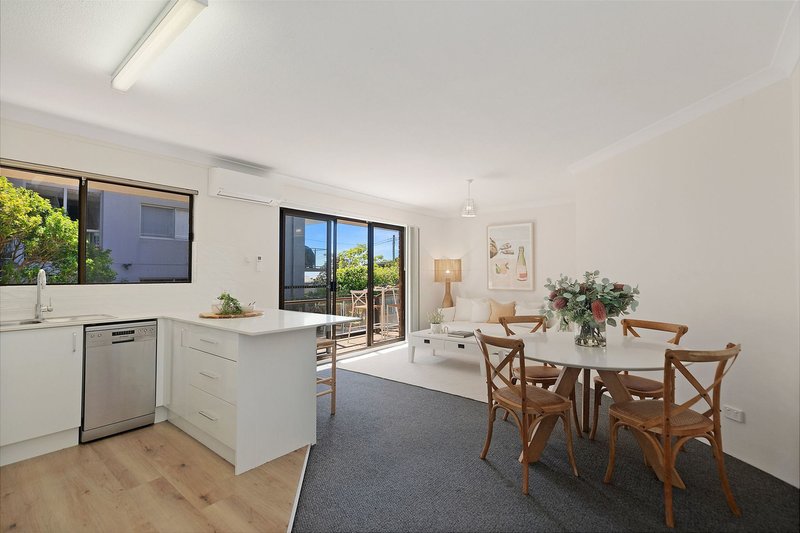 Photo - 2/19 Barnhill Road, Terrigal NSW 2260 - Image 2