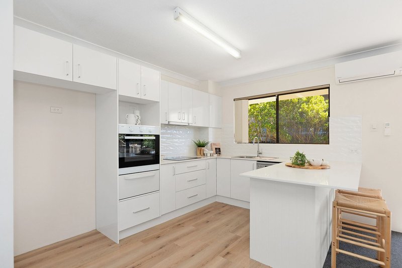 Photo - 2/19 Barnhill Road, Terrigal NSW 2260 - Image 3