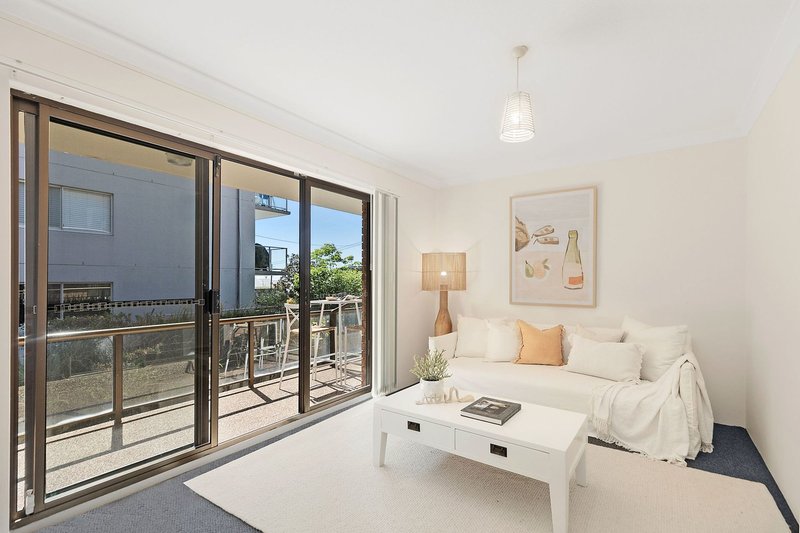 Photo - 2/19 Barnhill Road, Terrigal NSW 2260 - Image 4