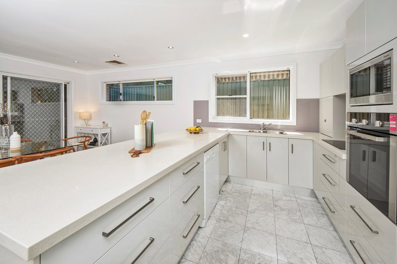 Photo - 2/19 Coonong Road, Gymea Bay NSW 2227 - Image 5