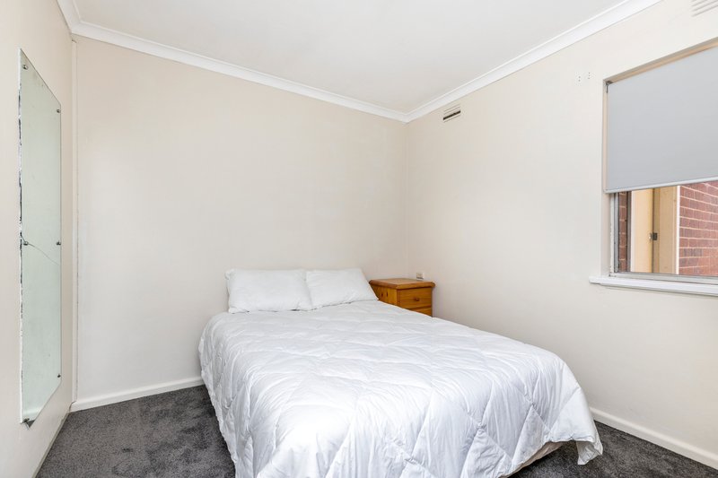 Photo - 2/19 Day Street, Wagga Wagga NSW 2650 - Image 6