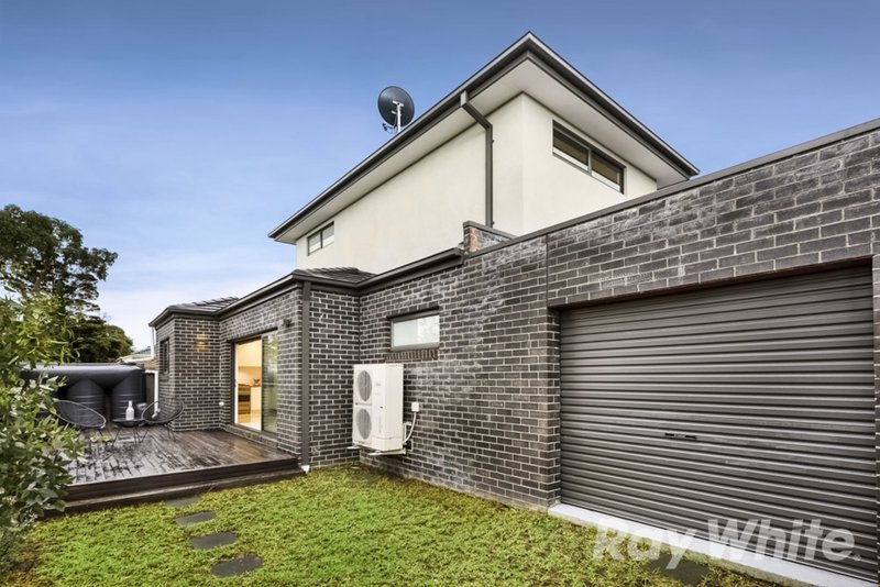 Photo - 2/19 Dion Road, Glen Waverley VIC 3150 - Image 9