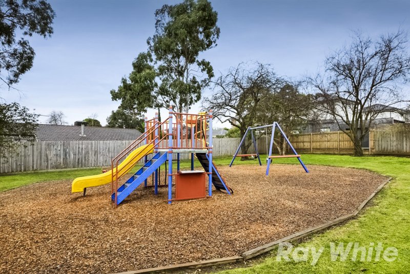 Photo - 2/19 Dion Road, Glen Waverley VIC 3150 - Image 10