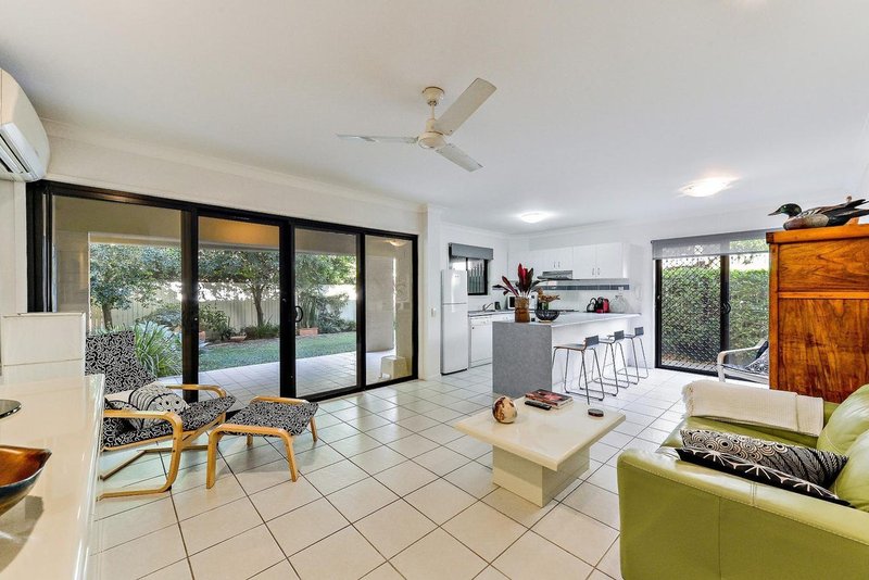 Photo - 2/19 Downs Street, Redcliffe QLD 4020 - Image 3