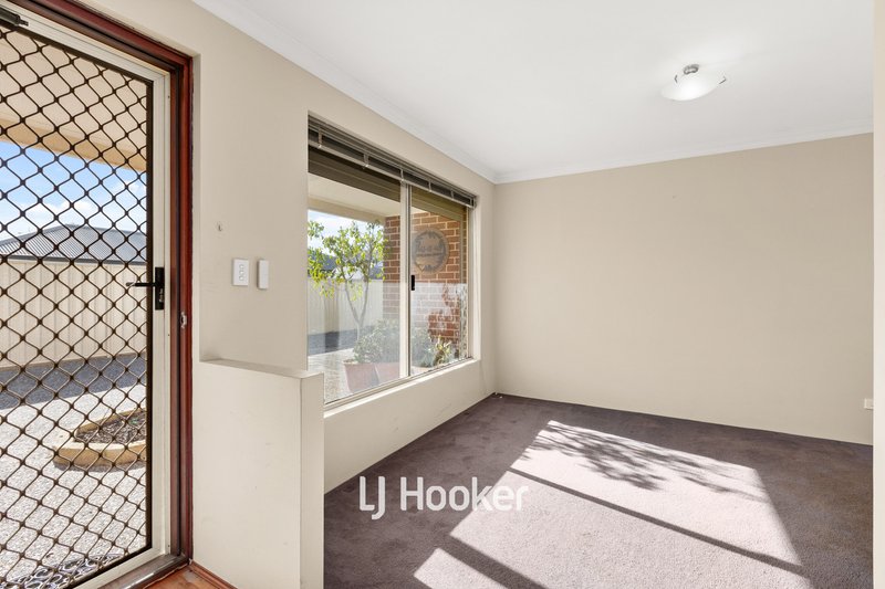 Photo - 2/19 Gibson Street, South Bunbury WA 6230 - Image 11
