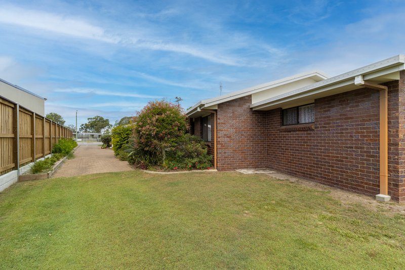 Photo - 2/19 Grevillea Street, Kawungan QLD 4655 - Image 15