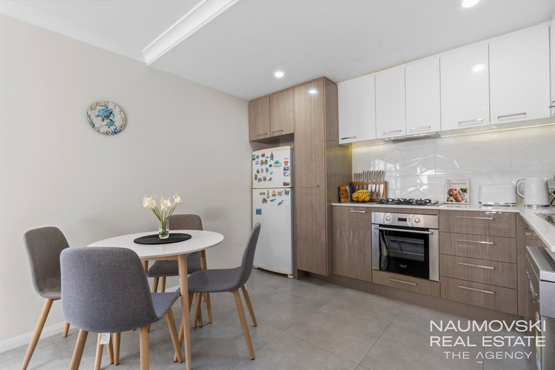Photo - 2/19 Ilumba Way, Nollamara WA 6061 - Image 5