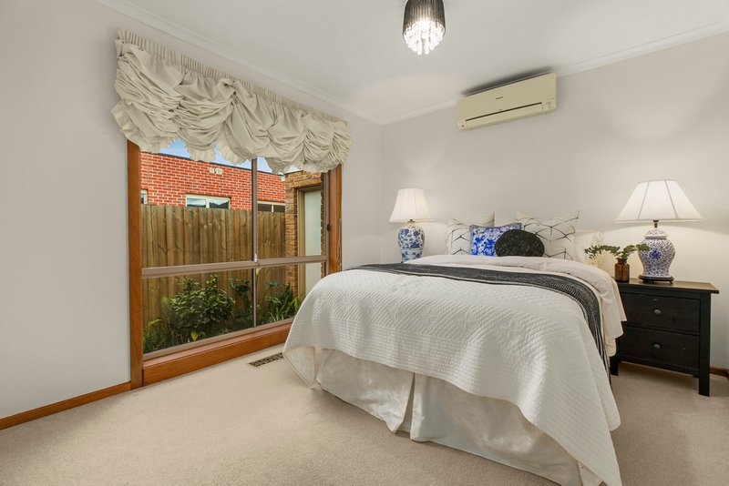 Photo - 2/19 Kurrajong Avenue, Glen Waverley VIC 3150 - Image 6