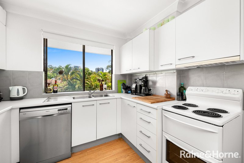 Photo - 2/19 Lucinda Street, Taringa QLD 4068 - Image 3