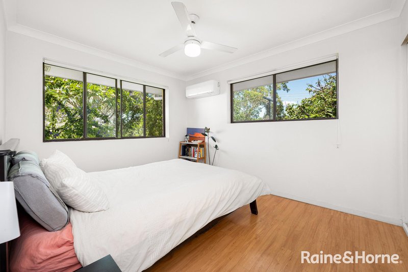 Photo - 2/19 Lucinda Street, Taringa QLD 4068 - Image 4