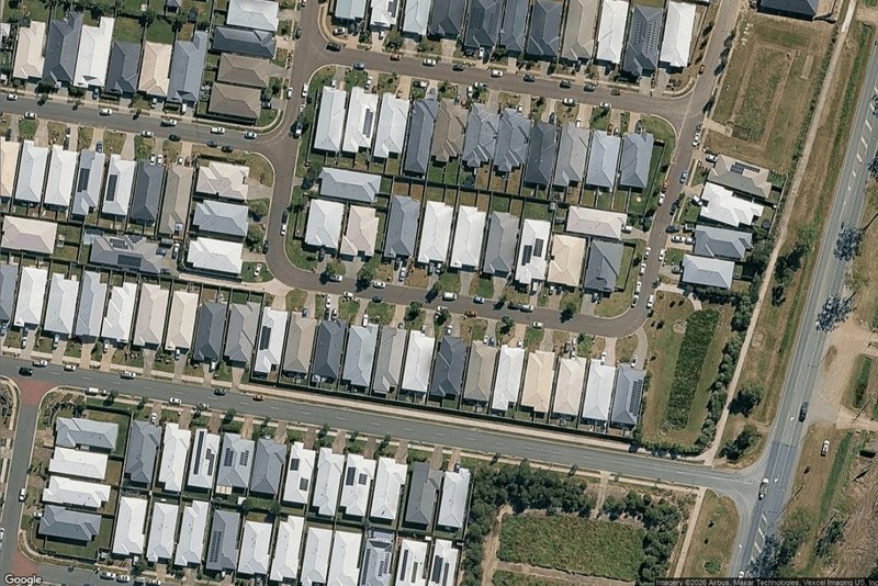 Photo - 2/19 Mount Mitchell Street, Park Ridge QLD 4125 - Image 7