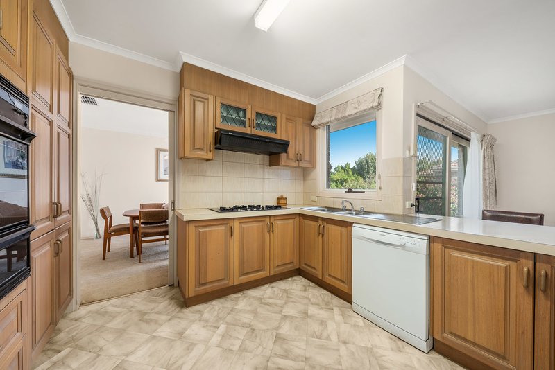 Photo - 2/19 Newbigin Street, Burwood VIC 3125 - Image 5