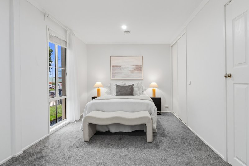 Photo - 219 Ormond Road, Narre Warren South VIC 3805 - Image 11