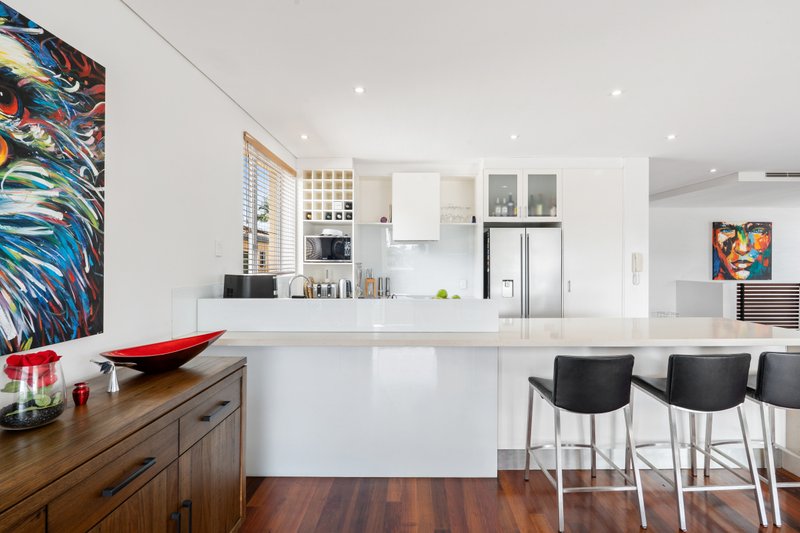 Photo - 2/19 Paradise Island, Surfers Paradise QLD 4217 - Image 5