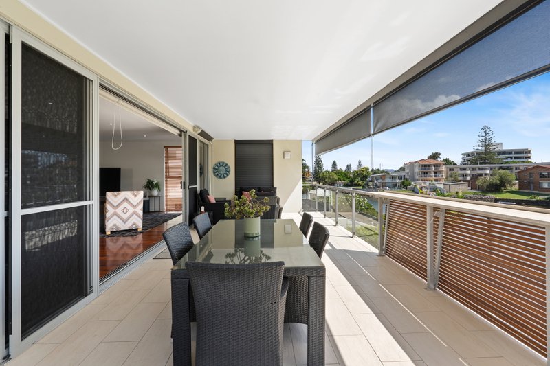 Photo - 2/19 Paradise Island, Surfers Paradise QLD 4217 - Image 9