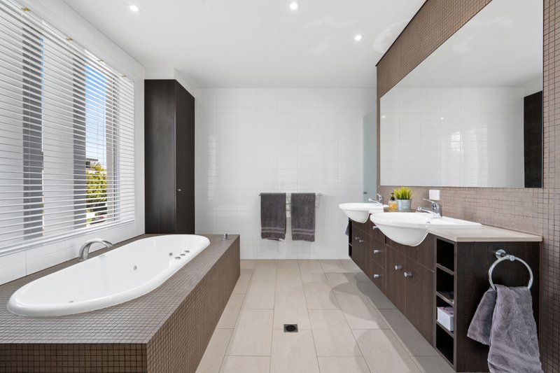 Photo - 2/19 Paradise Island, Surfers Paradise QLD 4217 - Image 12