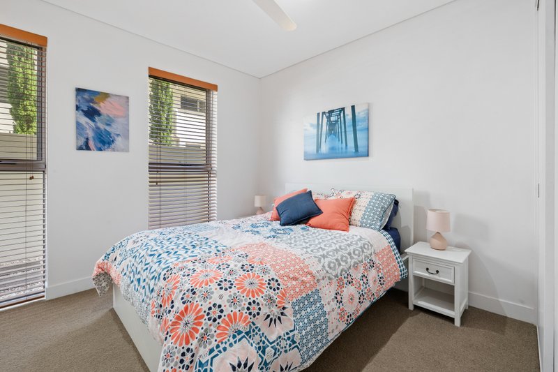 Photo - 2/19 Paradise Island, Surfers Paradise QLD 4217 - Image 14