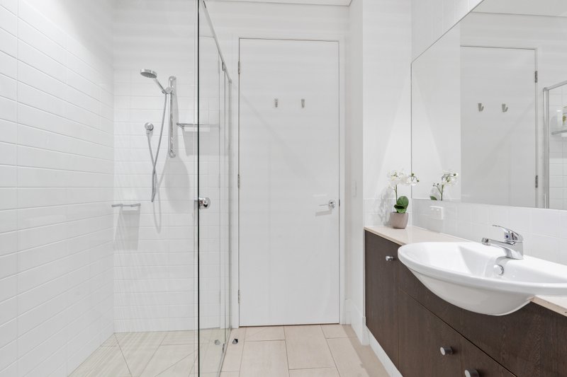 Photo - 2/19 Paradise Island, Surfers Paradise QLD 4217 - Image 15