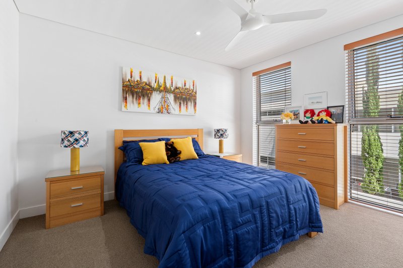 Photo - 2/19 Paradise Island, Surfers Paradise QLD 4217 - Image 16