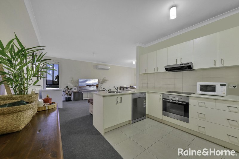 Photo - 21/9 Petrea Place, Harkness VIC 3337 - Image 2