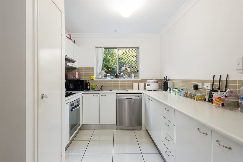 Photo - 2/19 Platinum Place, Oxley QLD 4075 - Image 4