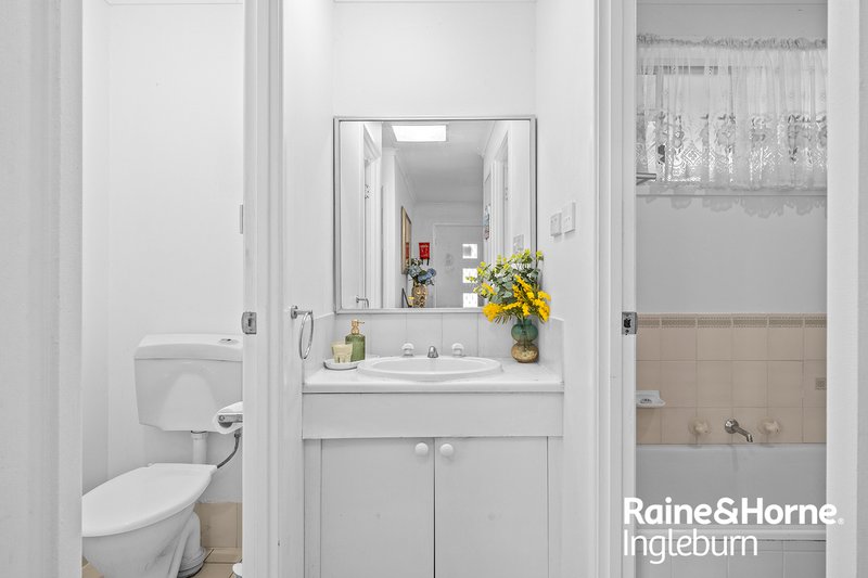 Photo - 2/19 Pontiac Place, Ingleburn NSW 2565 - Image 4