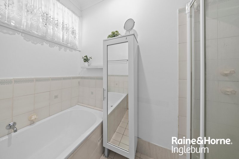 Photo - 2/19 Pontiac Place, Ingleburn NSW 2565 - Image 5