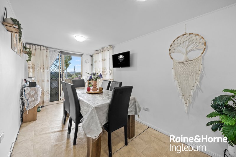 Photo - 2/19 Pontiac Place, Ingleburn NSW 2565 - Image 9