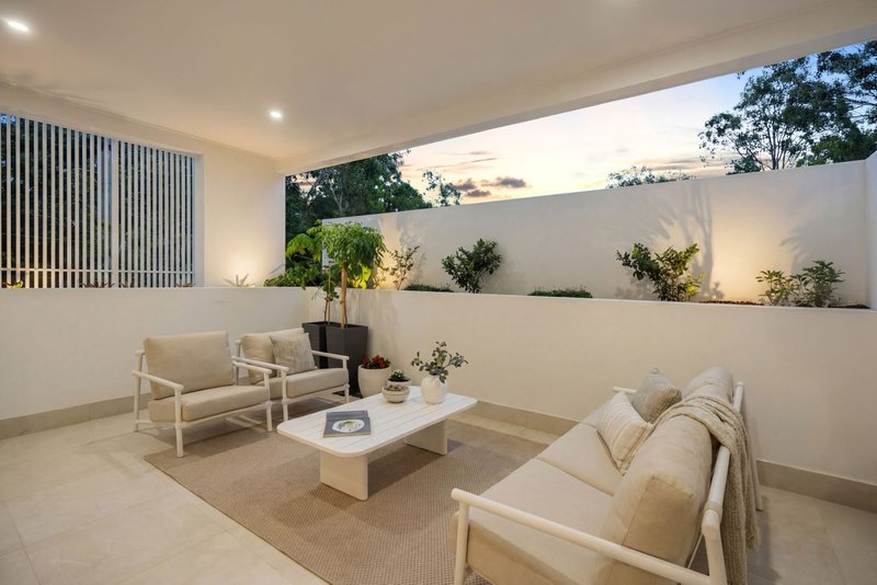 Photo - 2/19 Rankin Street, Indooroopilly QLD 4068 - Image 3