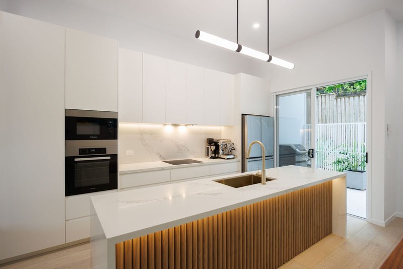 Photo - 2/19 Rankin Street, Indooroopilly QLD 4068 - Image 6