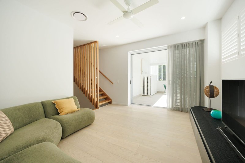 Photo - 2/19 Rankin Street, Indooroopilly QLD 4068 - Image 7