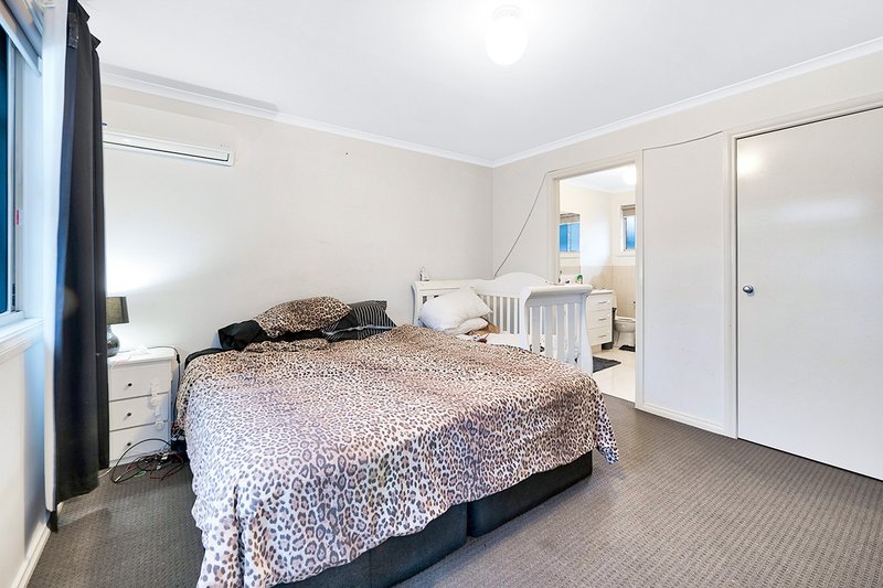 Photo - 2/19 Robert Street, Dandenong VIC 3175 - Image 11